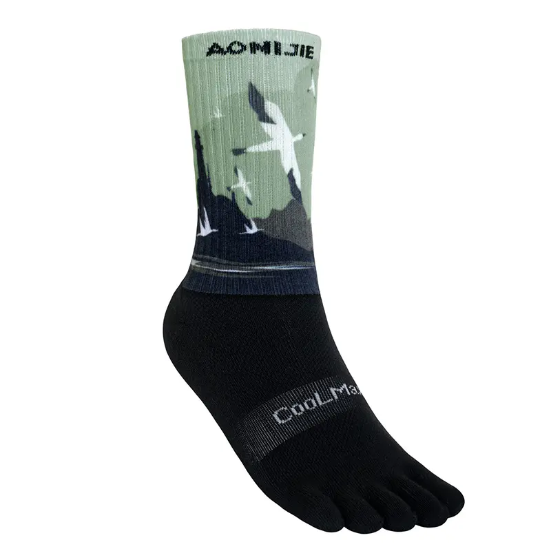 AONIJIE One Pair Five Mid-Calf Athletic Toe Socks - E4843