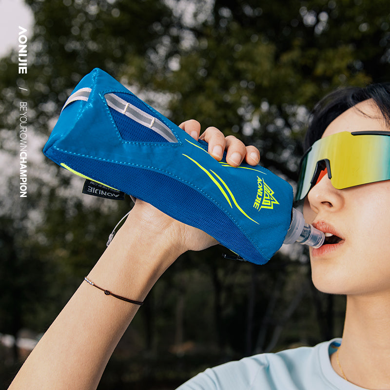 AONIJIE Quick Grip Handheld Soft Water Bottle -E908