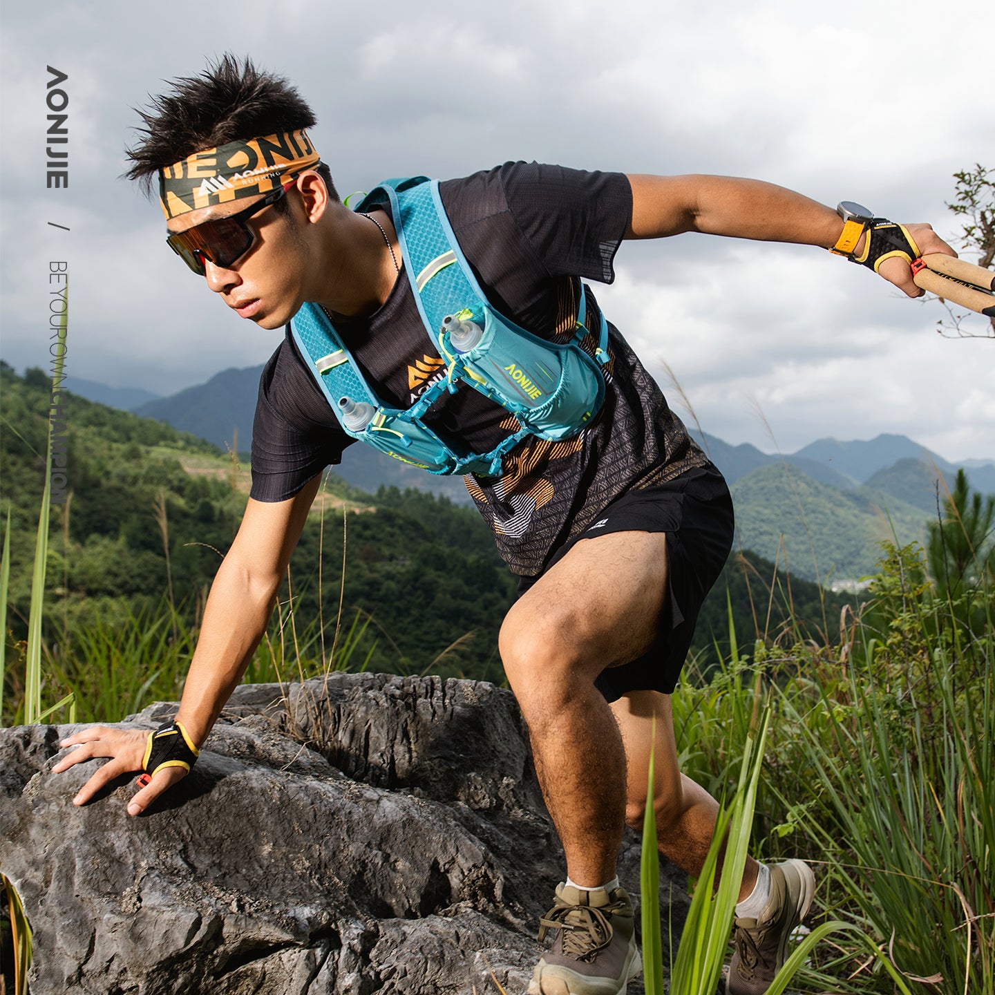 AONIJIE Hydration Running Backpack with Bladder-C9107