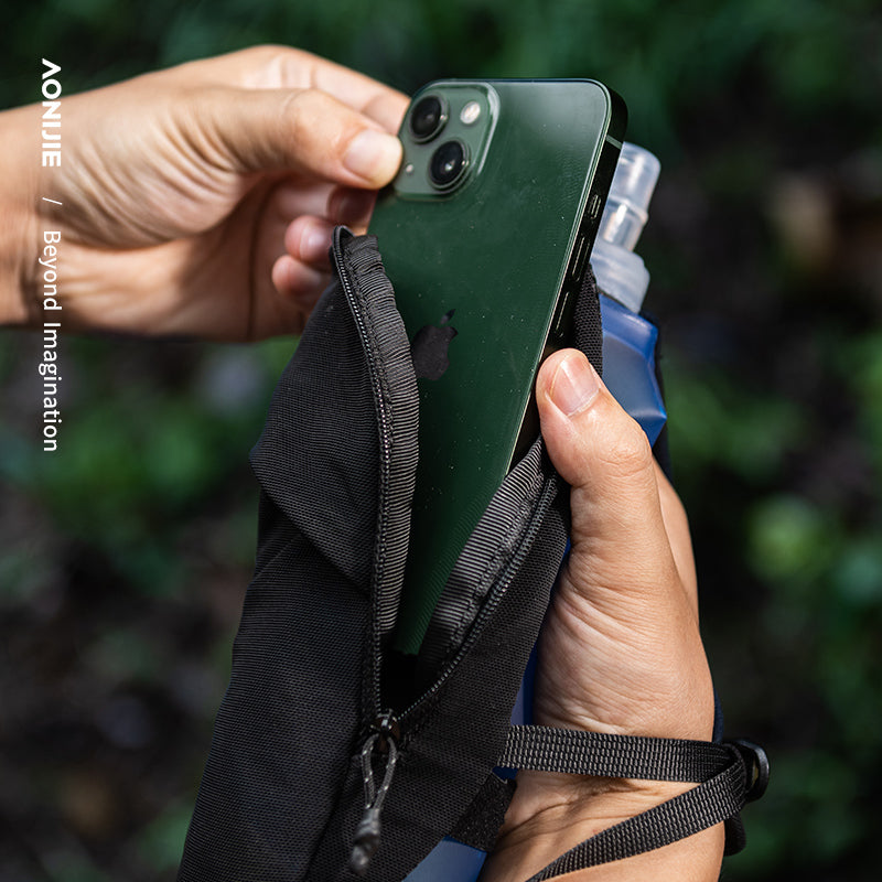 AONIJIE 500ml Handheld Soft Flask Pack with Phone Pouch - A7108