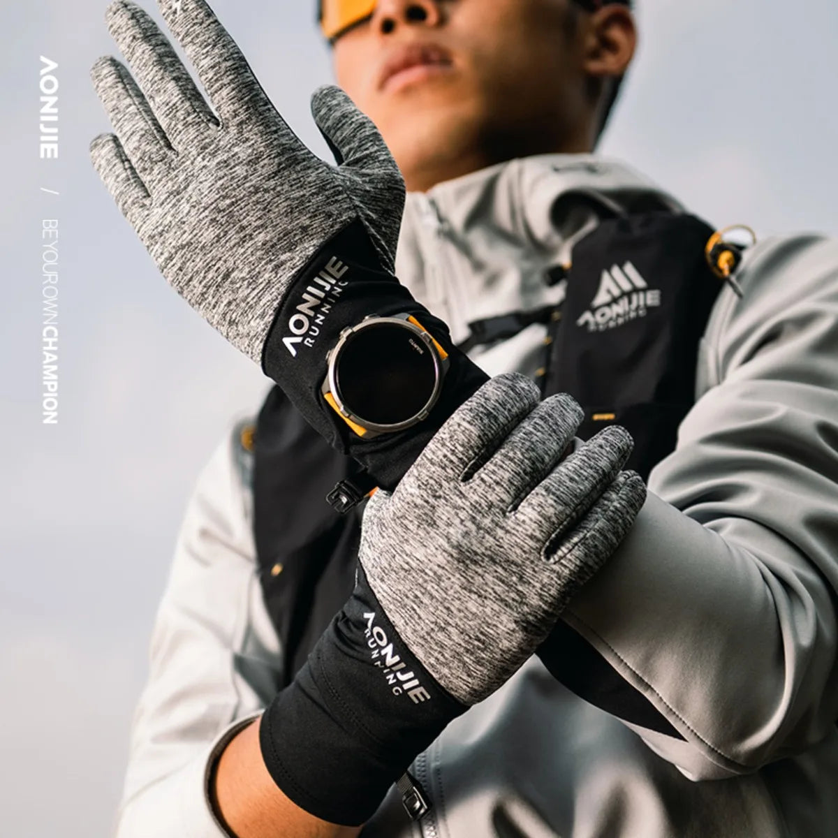 AONIJIE  Lightweight Sports Gloves with Watch Window for Hiking and Cycling-M61